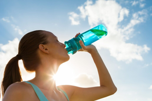 Verano e hidratación: la importancia de controlar los electrolitos